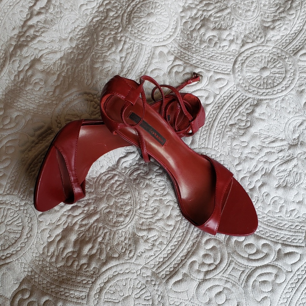 ✔️DONATED🆕️Strappy Heels - Picture 1 of 5